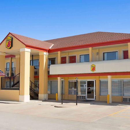 Hotel Super 8 By Wyndham Woodward Exterior foto
