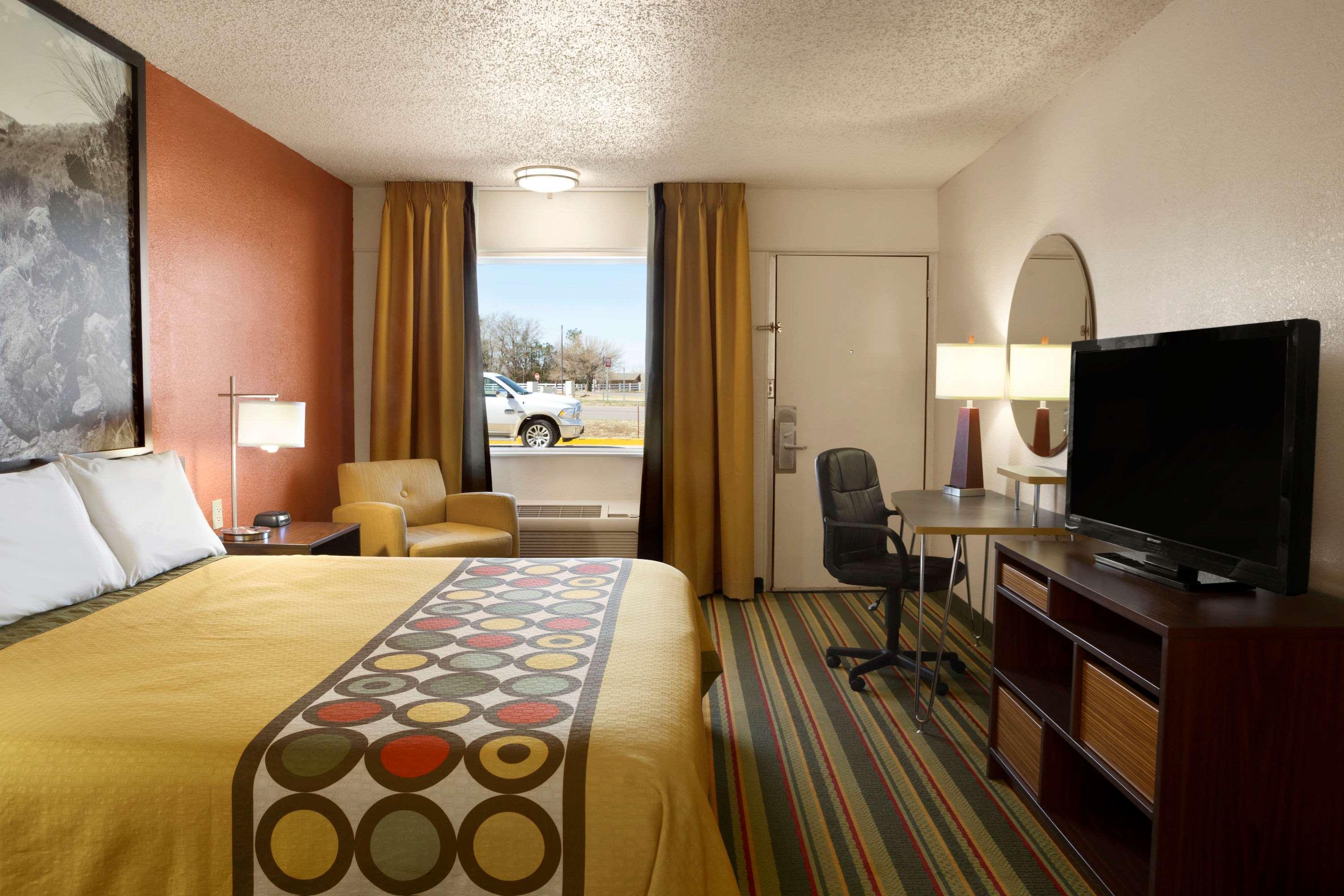 Hotel Super 8 By Wyndham Woodward Exterior foto